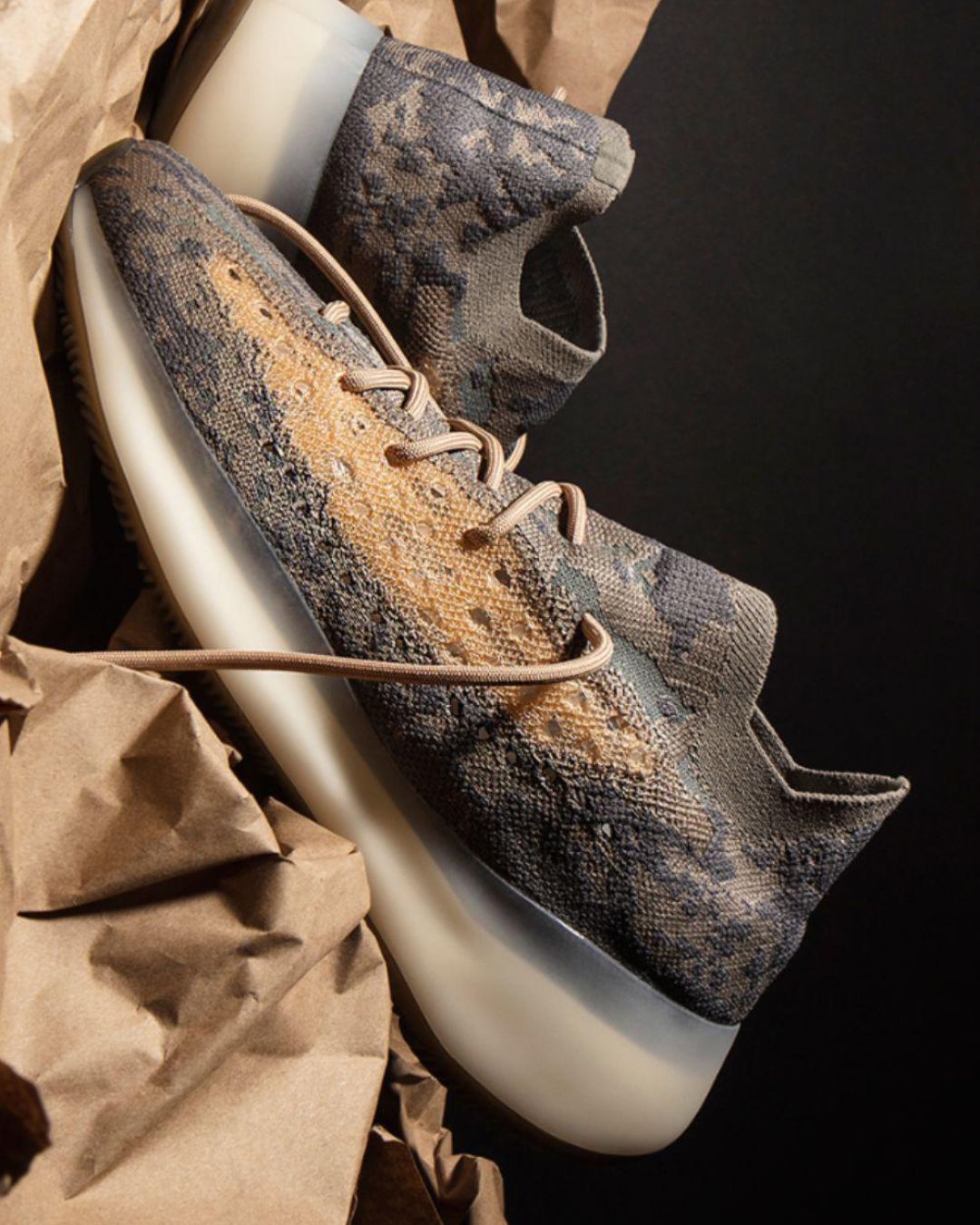 Adidas Yeezy Boost 380 | Sneakers per Uomo e Donna | ResellZone