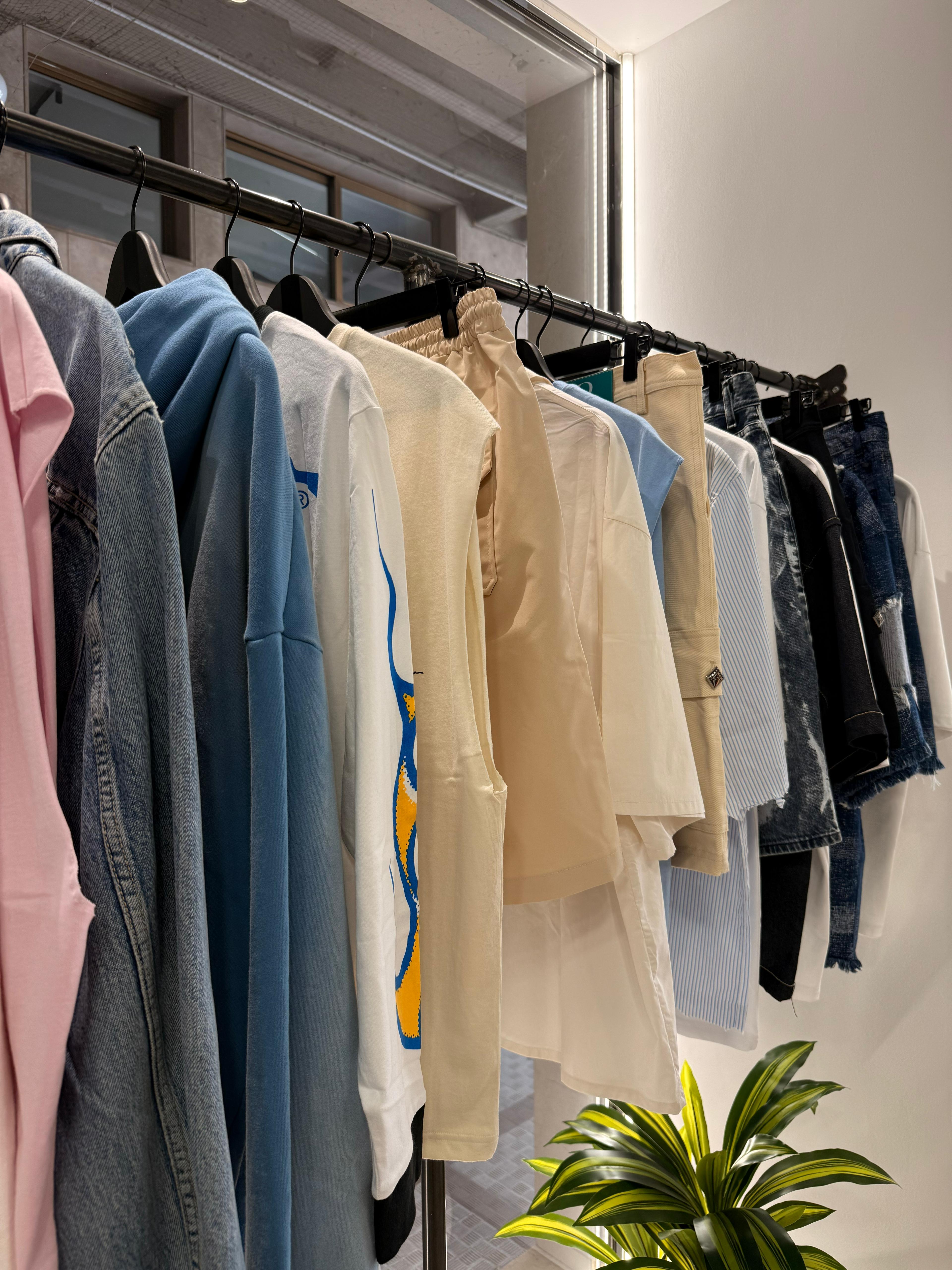 Streetwear | Abbigliamento Streetwear per Uomo e Donna | ResellZone