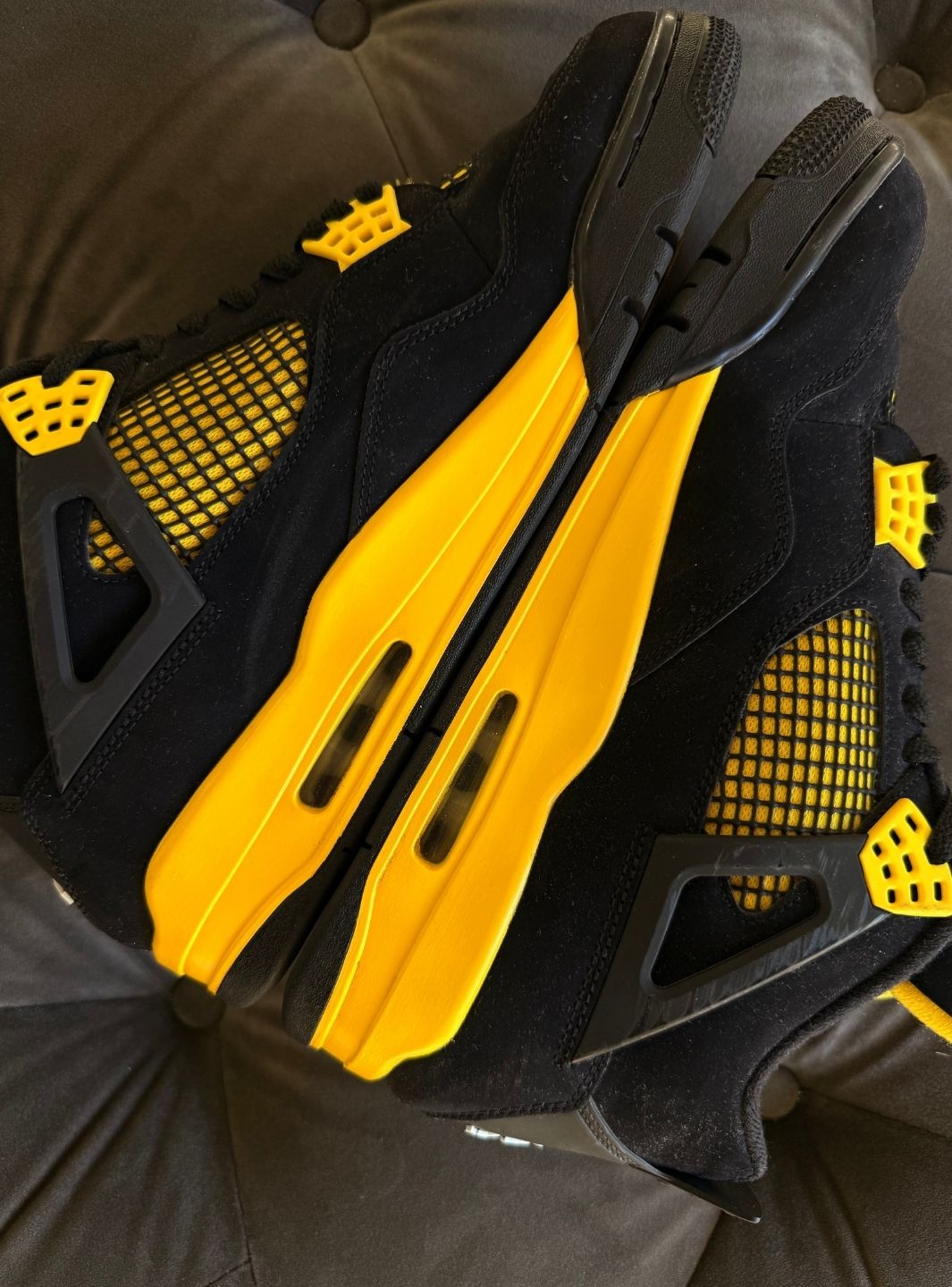 Air Jordan 4 Retro Thunder Yellow - Sneakers Usate | ResellZone