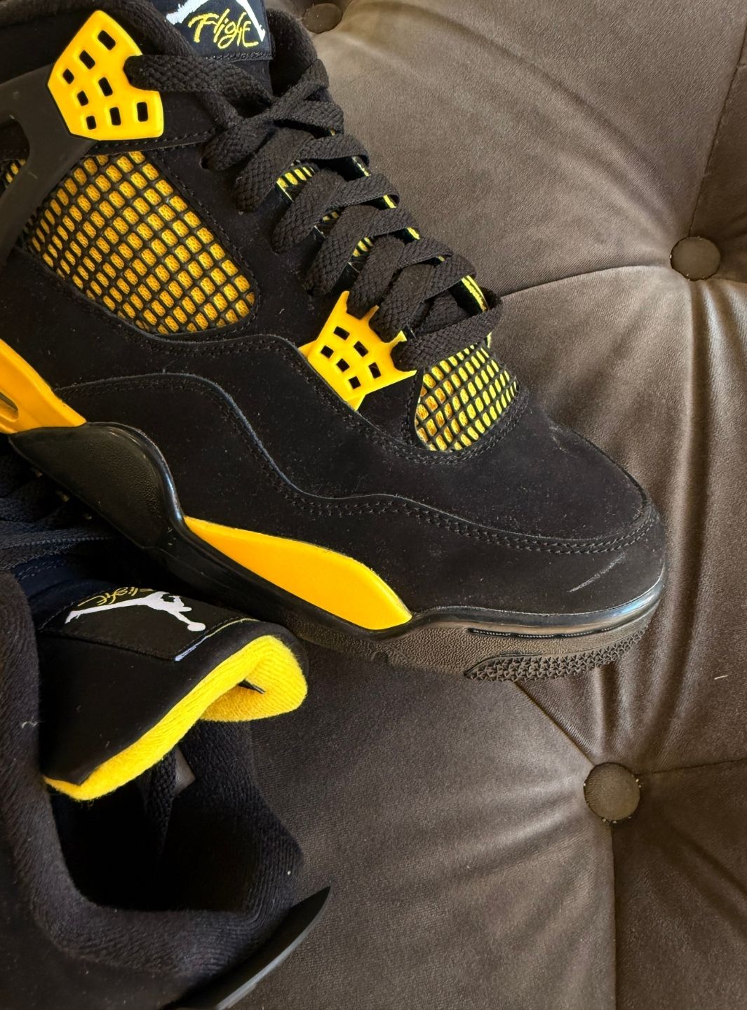 Air Jordan 4 Retro Thunder Yellow - Sneakers Usate | ResellZone