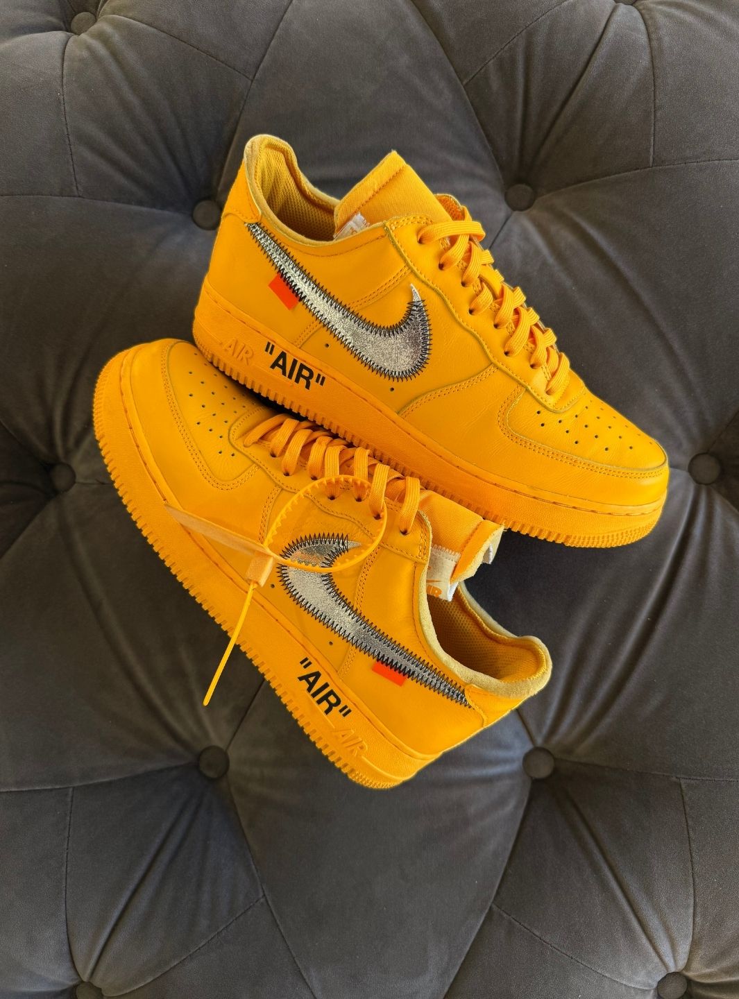 Nike Air Force 1 Low Off-White ICA University Gold - Usato 9.5/10