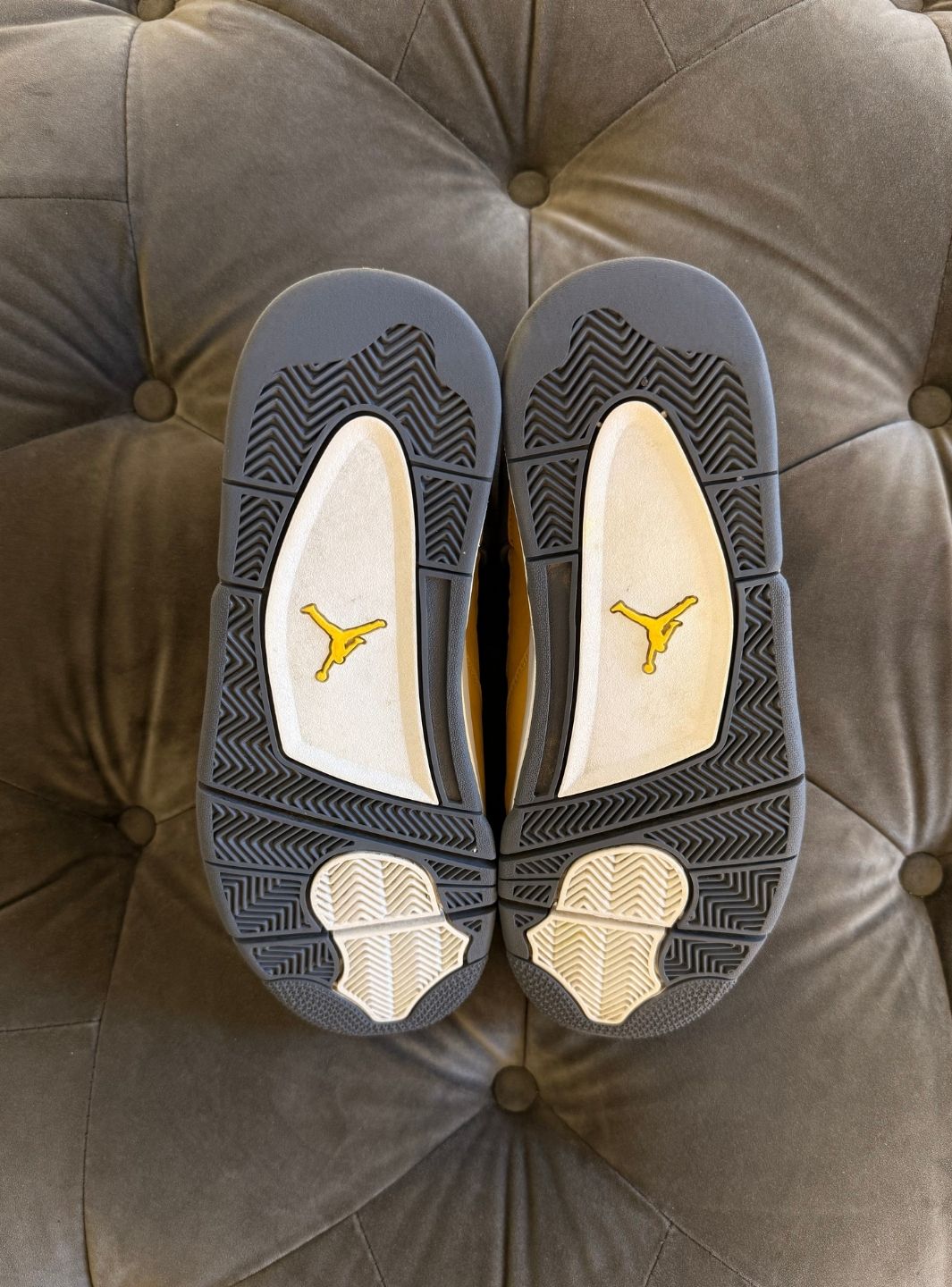 Air Jordan 4 Retro Lightning (2021) - Usato 9/10