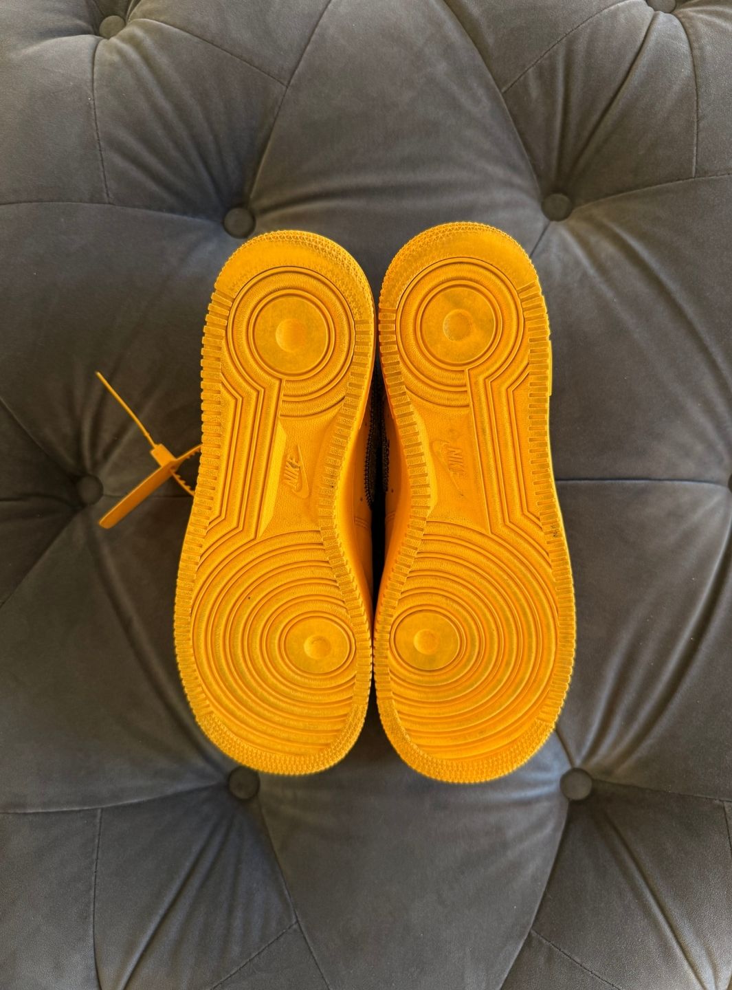 Nike Air Force 1 Low Off-White ICA University Gold - Usato 9.5/10
