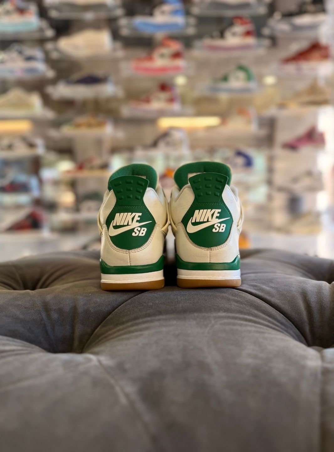 Air Jordan 4 Retro SB Pine Green - Usato 9/10