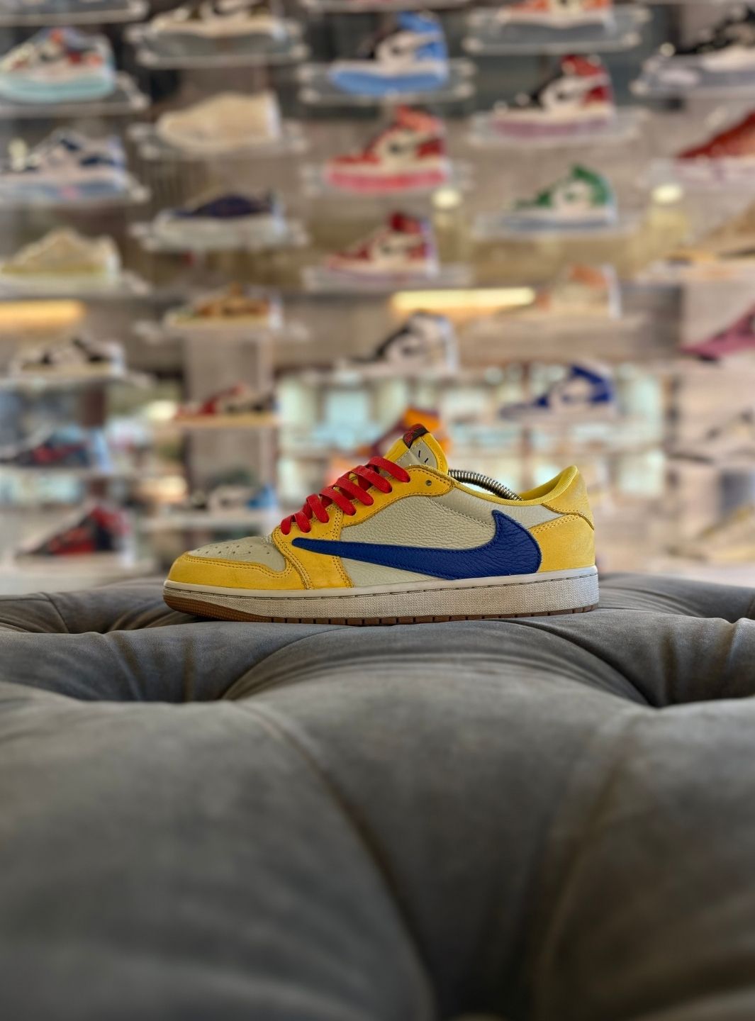 Air Jordan 1 Retro Low OG SP Travis Scott Canary - Usato 8.5/10
