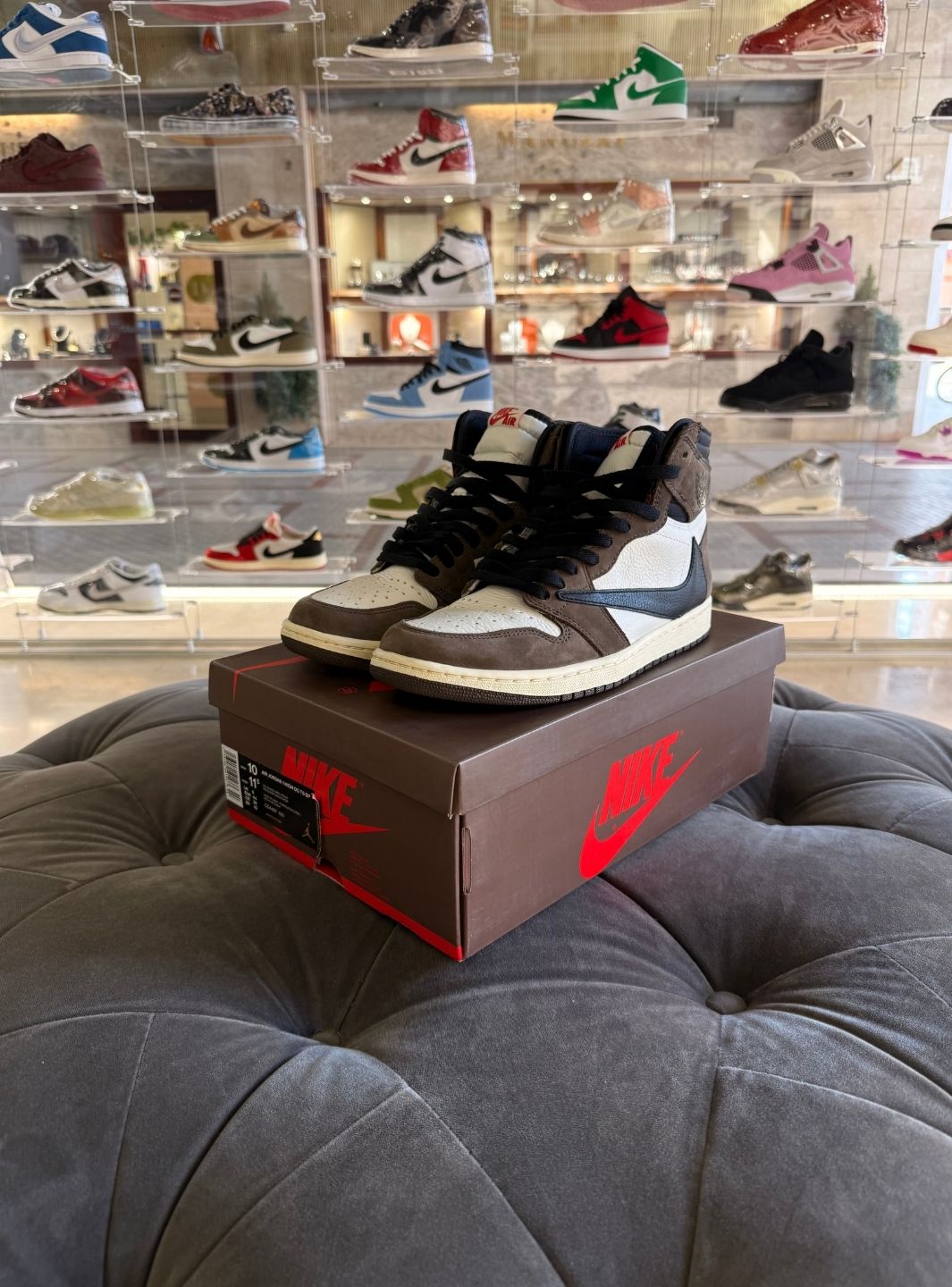 Air Jordan 1 Retro High OG SP Travis Scott Mocha - Sneakers Usate | ResellZone
