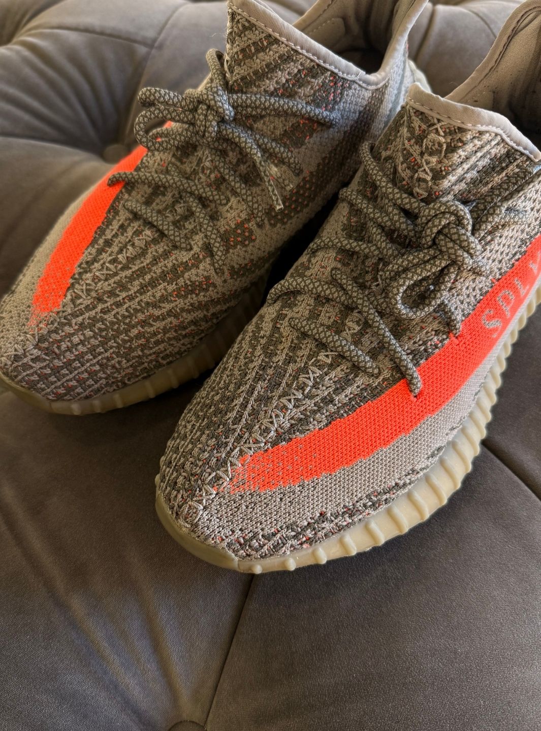 Adidas Yeezy Boost 350 V2 Carbon Beluga - Sneakers Usate | ResellZone