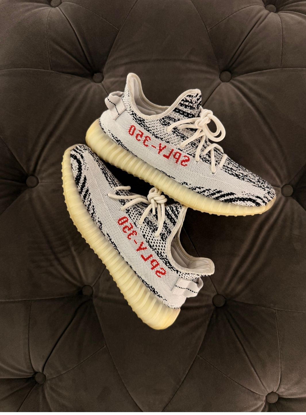Adidas Yeezy Boost 350 V2 Zebra - Sneakers Usate | ResellZone