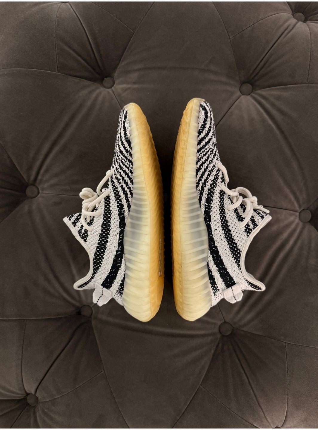 Adidas Yeezy Boost 350 V2 Zebra - Sneakers Usate | ResellZone