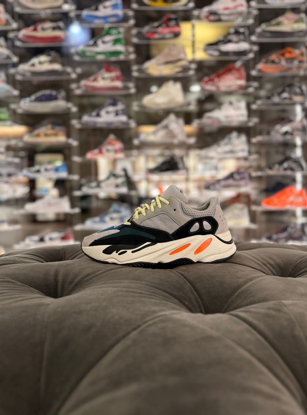 Adidas Yeezy Boost 700 Wave Runner - Sneakers Usate | ResellZone