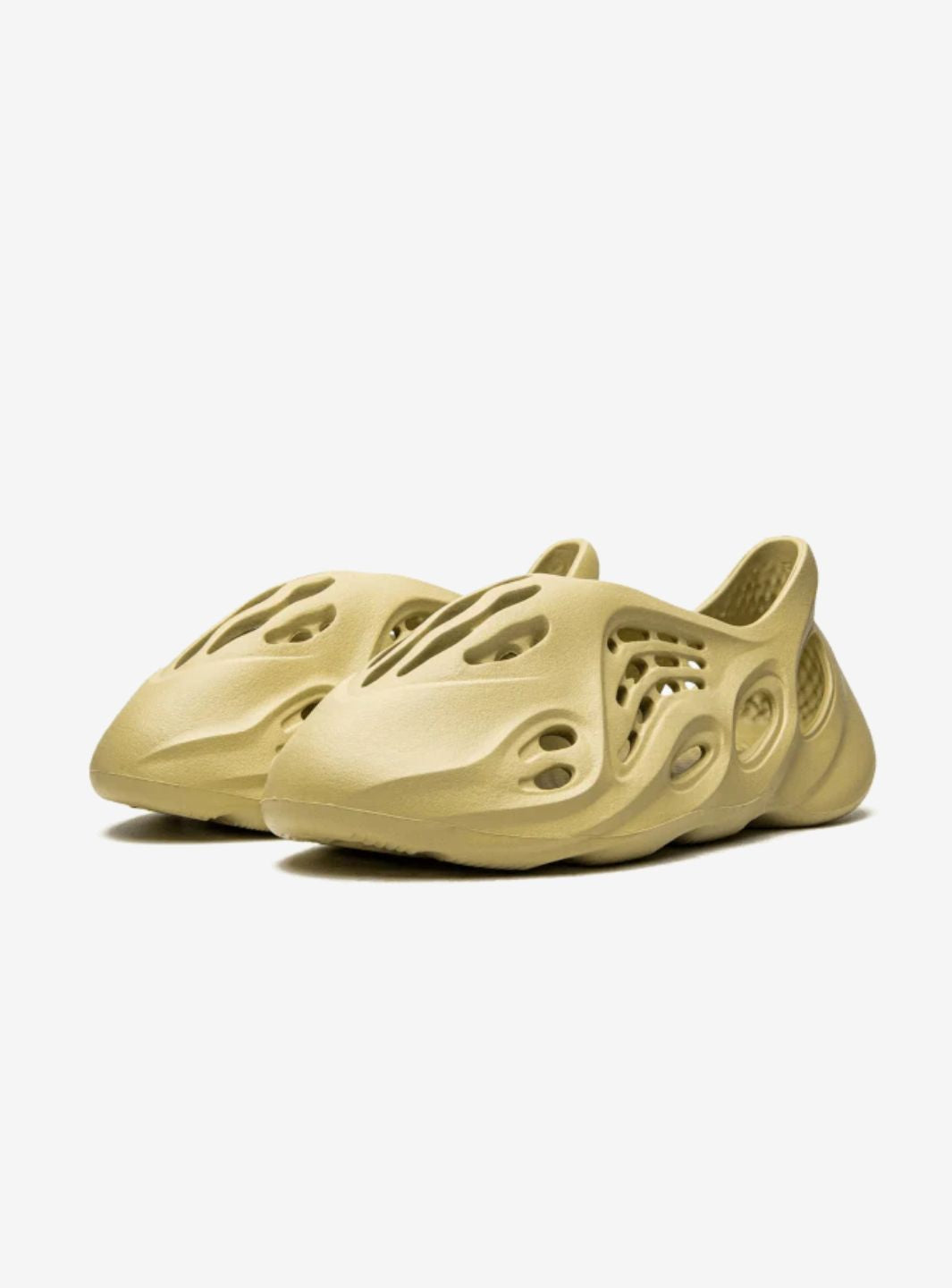 Adidas Yeezy Foam RNNR Sulfur - GV6775 | ResellZone