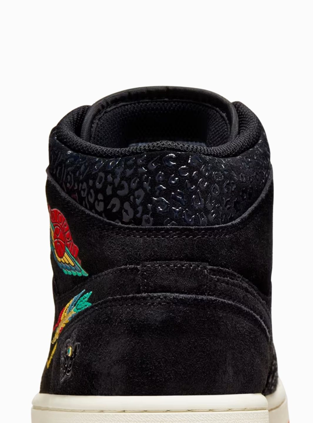 Air Jordan 1 Mid SE Siempre Familia - DN4904-001 | ResellZone