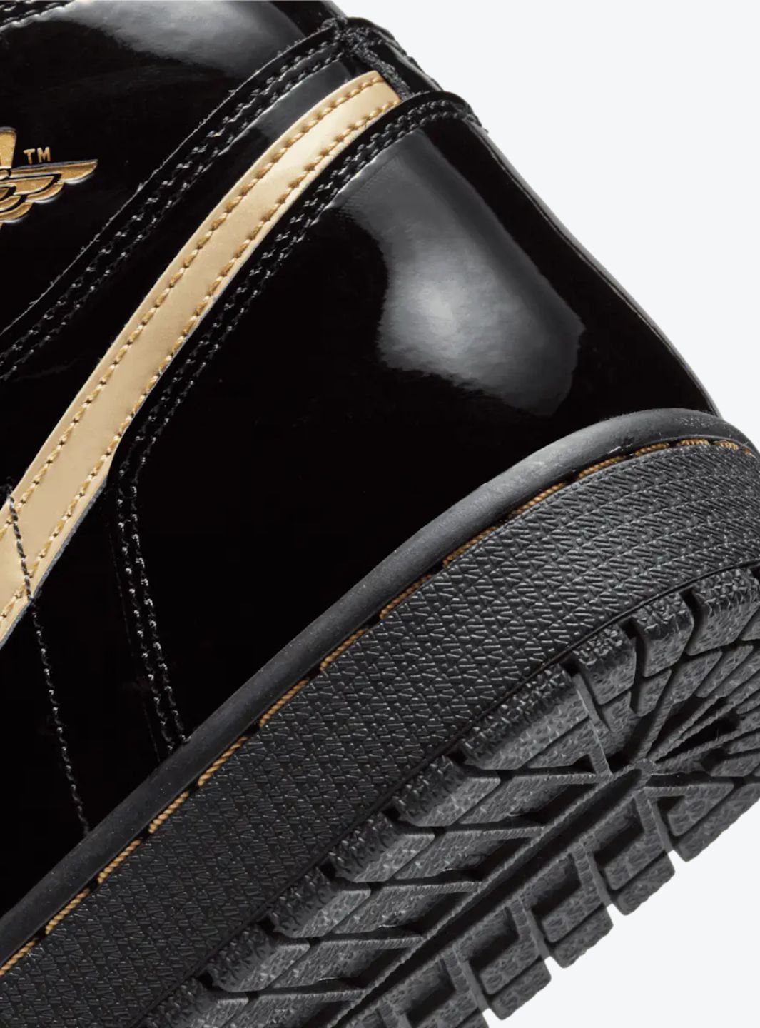 Air Jordan 1 Retro High Black Metallic Gold (2020) - 555088-032 | ResellZone