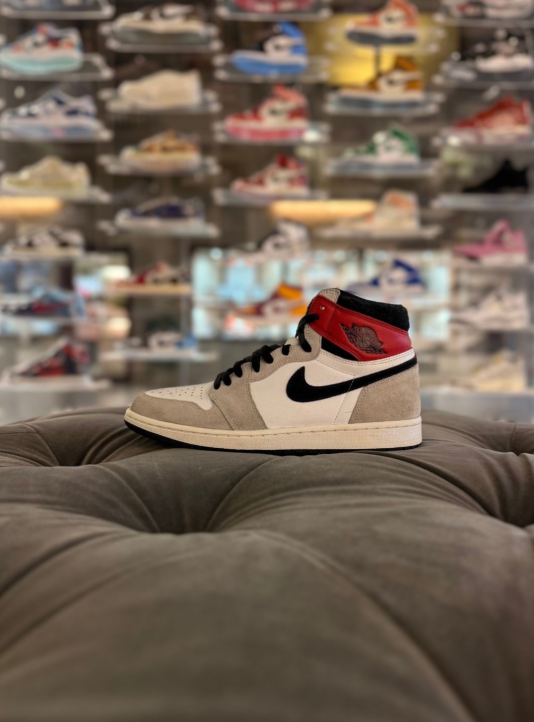 Air Jordan 1 Retro High Light Smoke Grey - Sneakers Usate | ResellZone