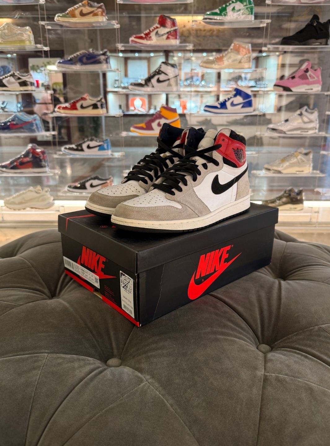 Air Jordan 1 Retro High Light Smoke Grey - Sneakers Usate | ResellZone