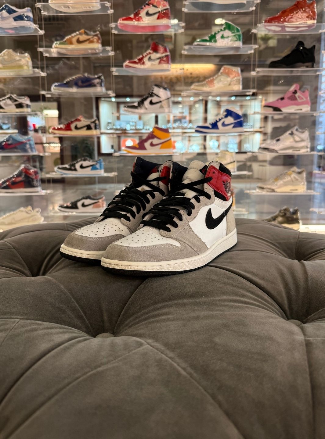 Air Jordan 1 Retro High Light Smoke Grey - Sneakers Usate | ResellZone