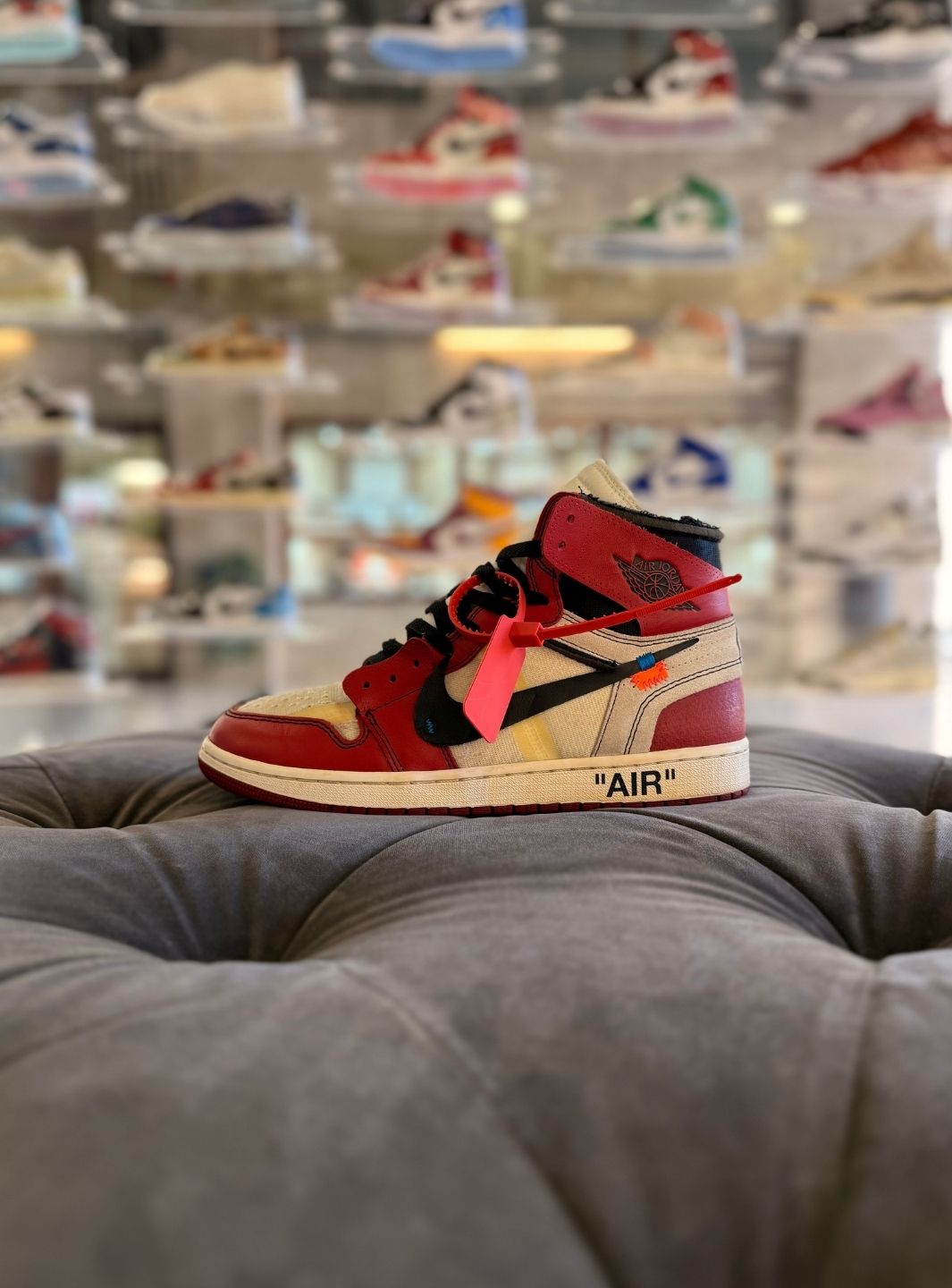 Air Jordan 1 Retro High Off-White Chicago - Sneakers Usate | ResellZone