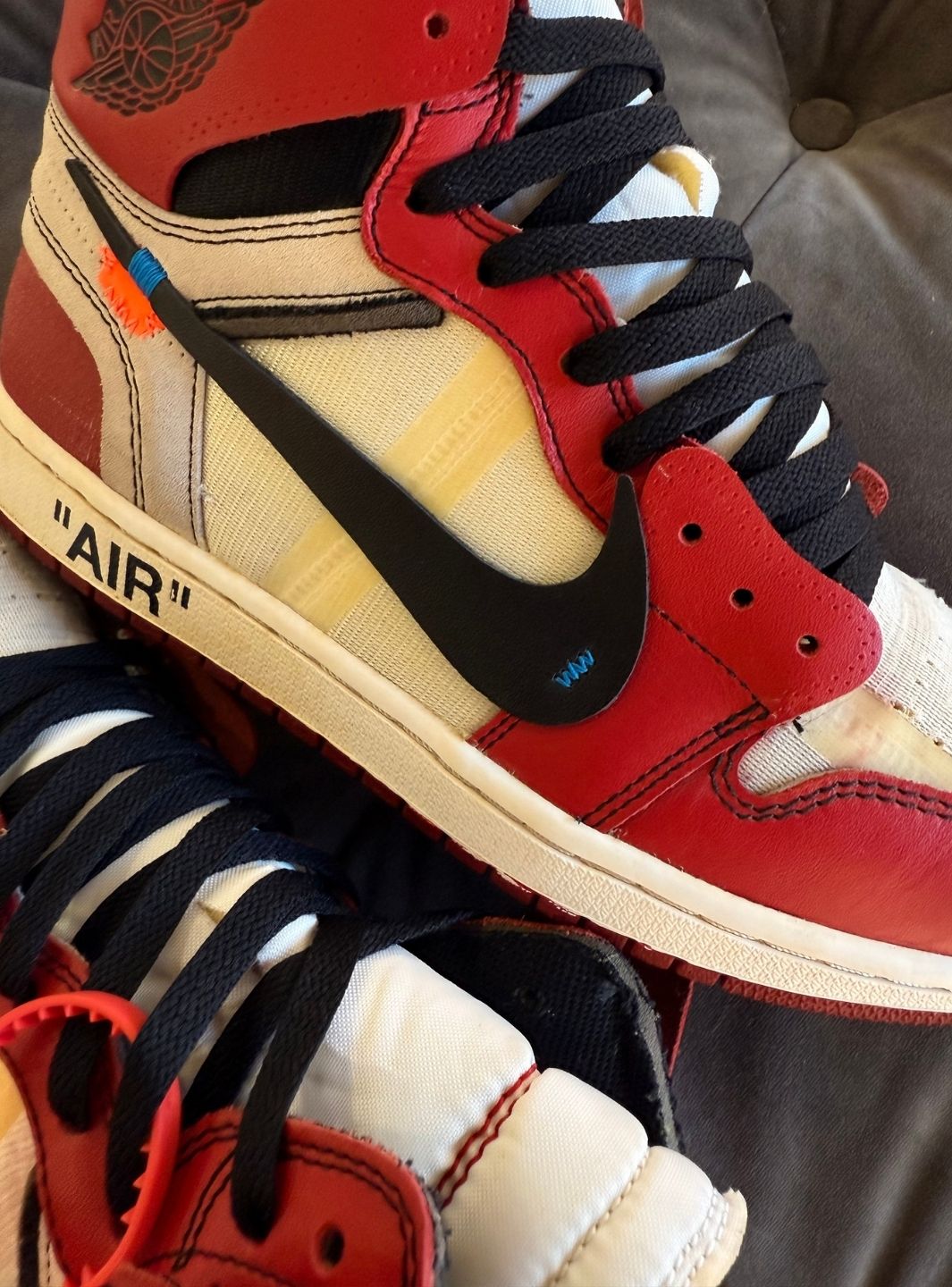 Air Jordan 1 Retro High Off-White Chicago - Sneakers Usate | ResellZone