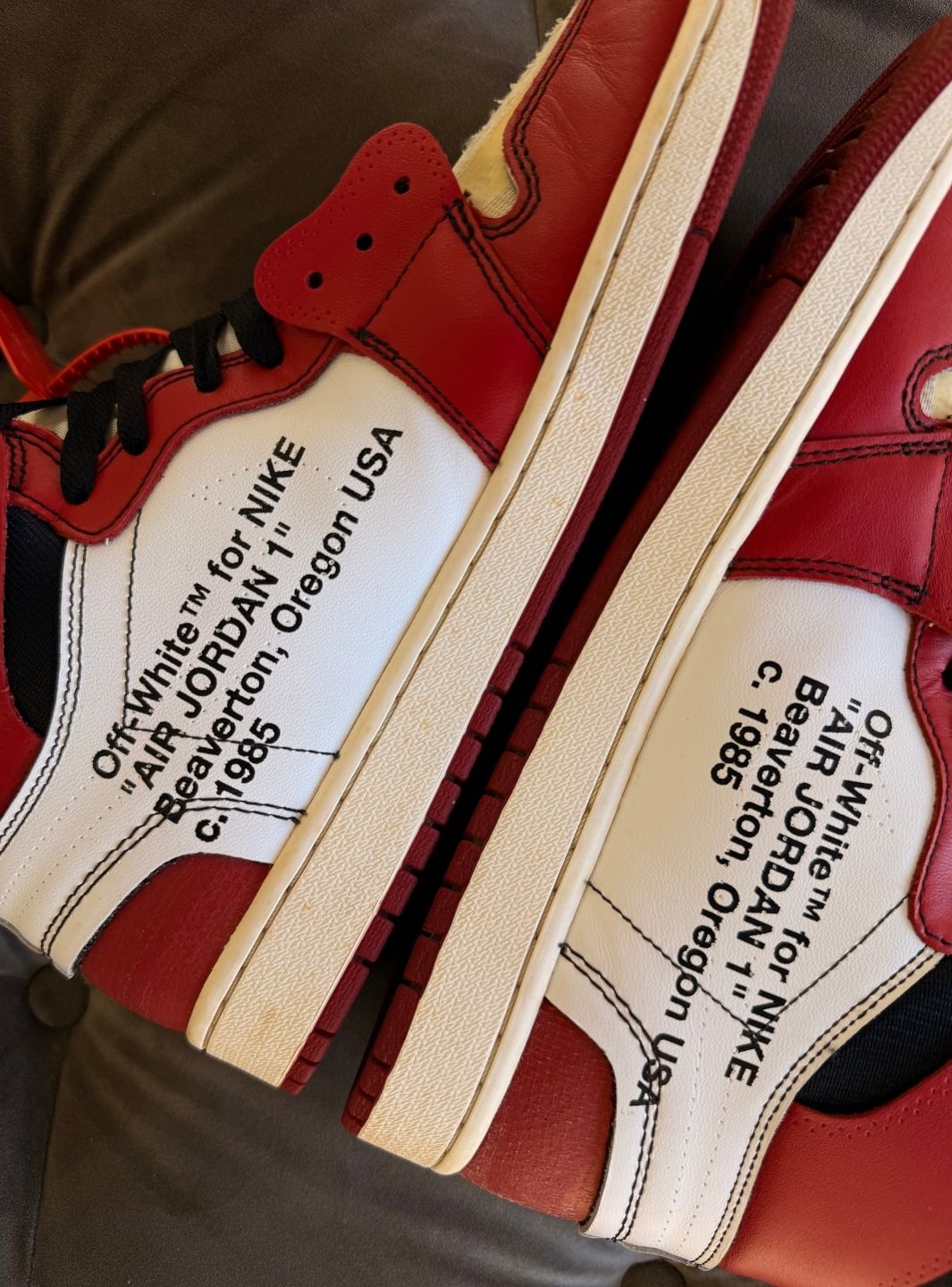 Air Jordan 1 Retro High Off-White Chicago - Sneakers Usate | ResellZone