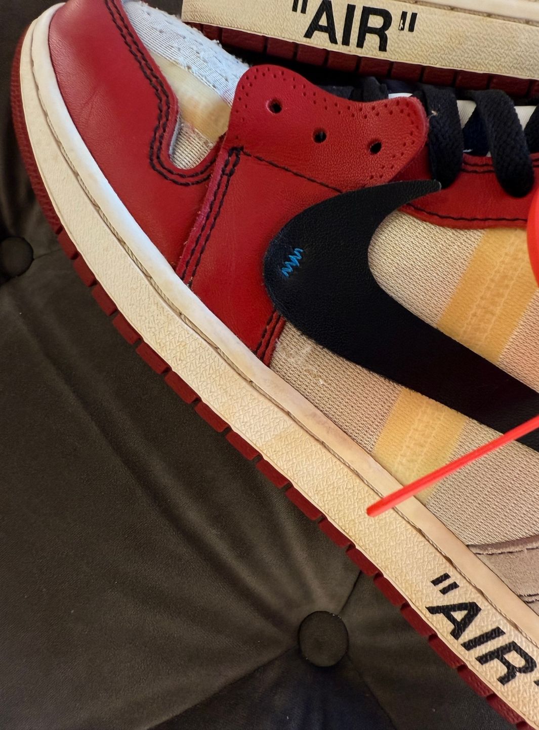 Air Jordan 1 Retro High Off-White Chicago - Sneakers Usate | ResellZone