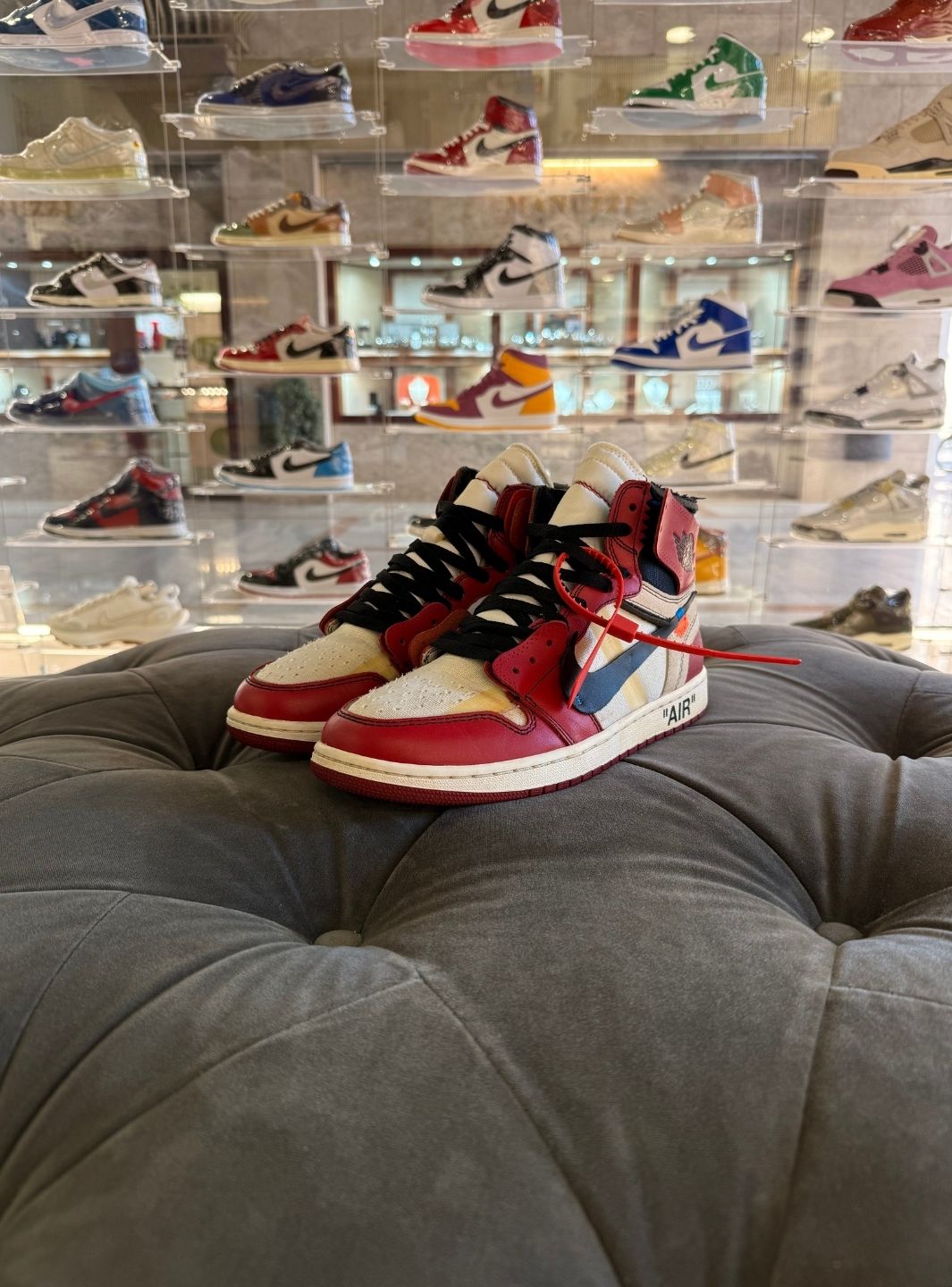 Air Jordan 1 Retro High Off-White Chicago - Sneakers Usate | ResellZone