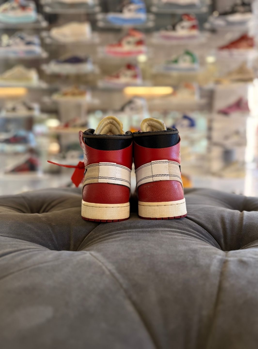 Air Jordan 1 Retro High Off-White Chicago - Sneakers Usate | ResellZone
