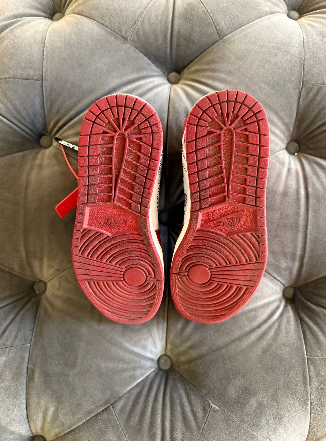 Air Jordan 1 Retro High Off-White Chicago - Sneakers Usate | ResellZone