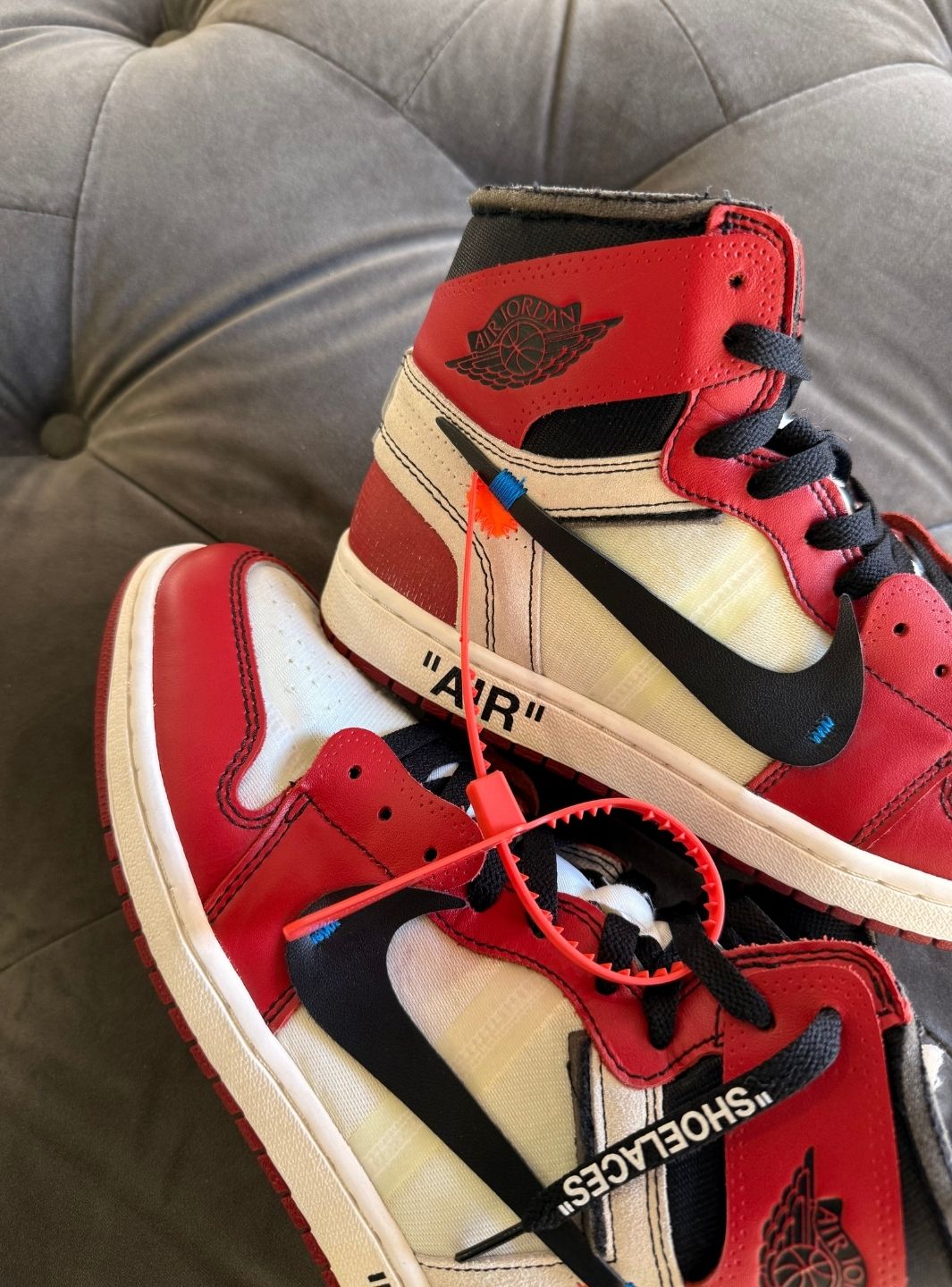 Air Jordan 1 Retro High Off-White Chicago - Sneakers Usate | ResellZone