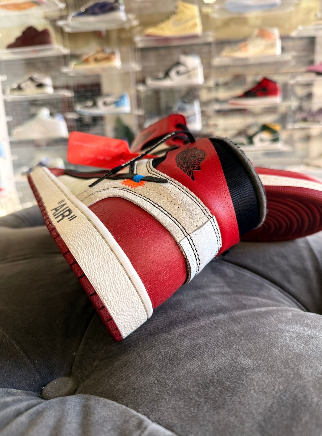 Air Jordan 1 Retro High Off-White Chicago - Sneakers Usate | ResellZone