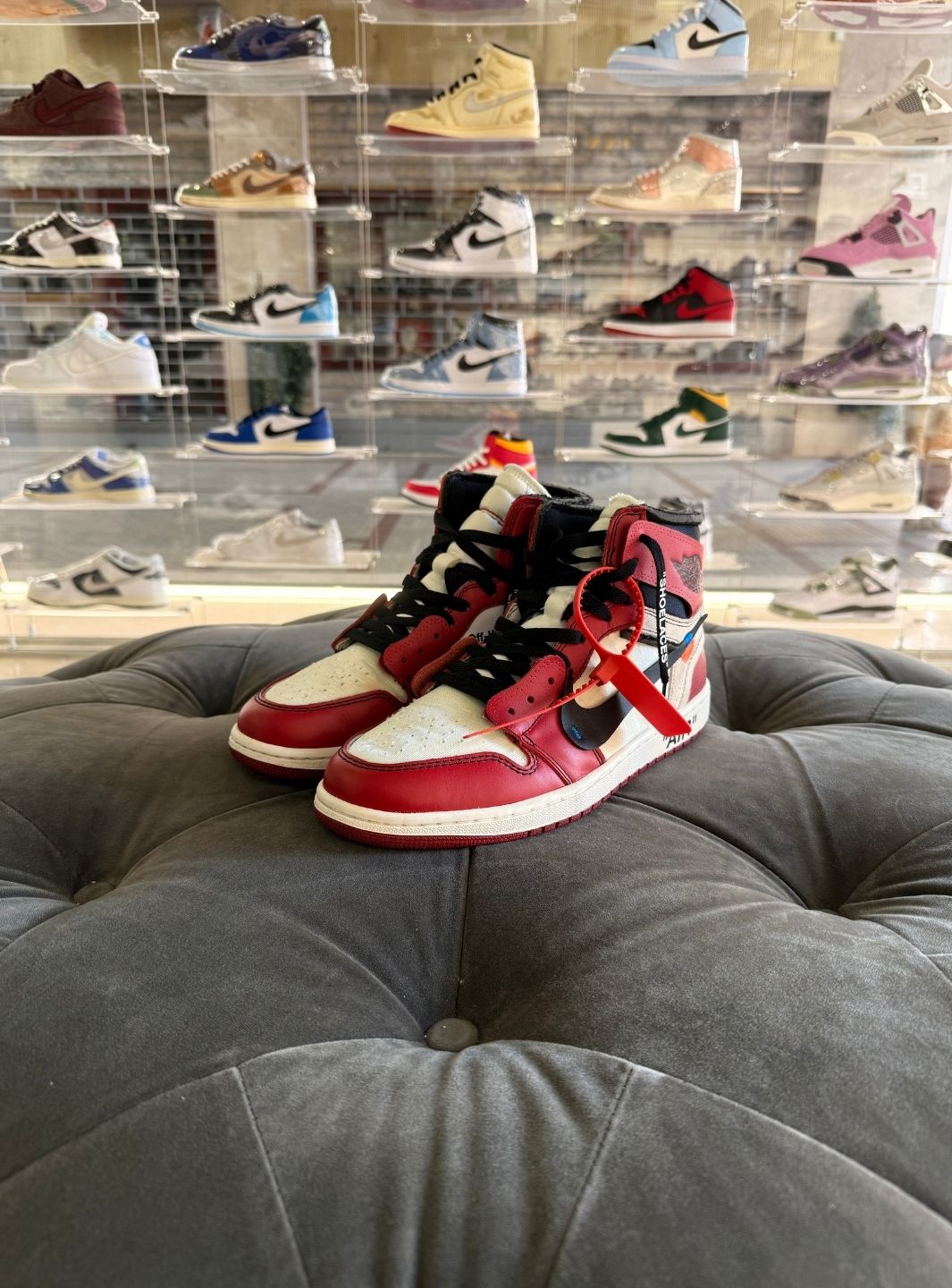 Air Jordan 1 Retro High Off-White Chicago - Sneakers Usate | ResellZone