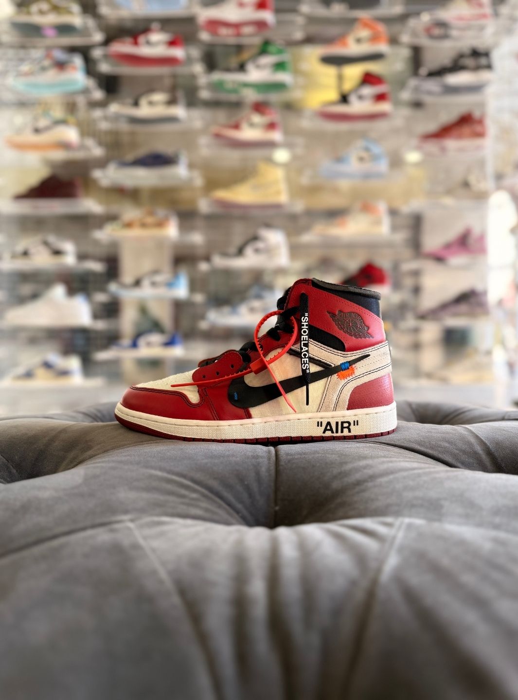 Air Jordan 1 Retro High Off-White Chicago - Sneakers Usate | ResellZone
