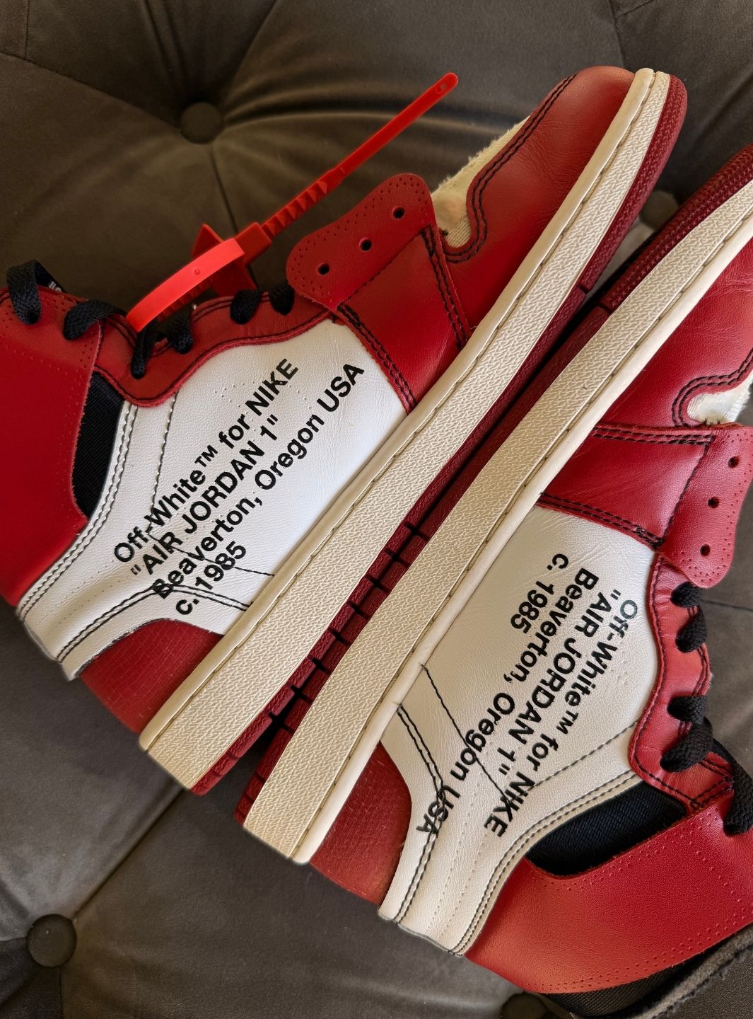 Air Jordan 1 Retro High Off-White Chicago - Sneakers Usate | ResellZone