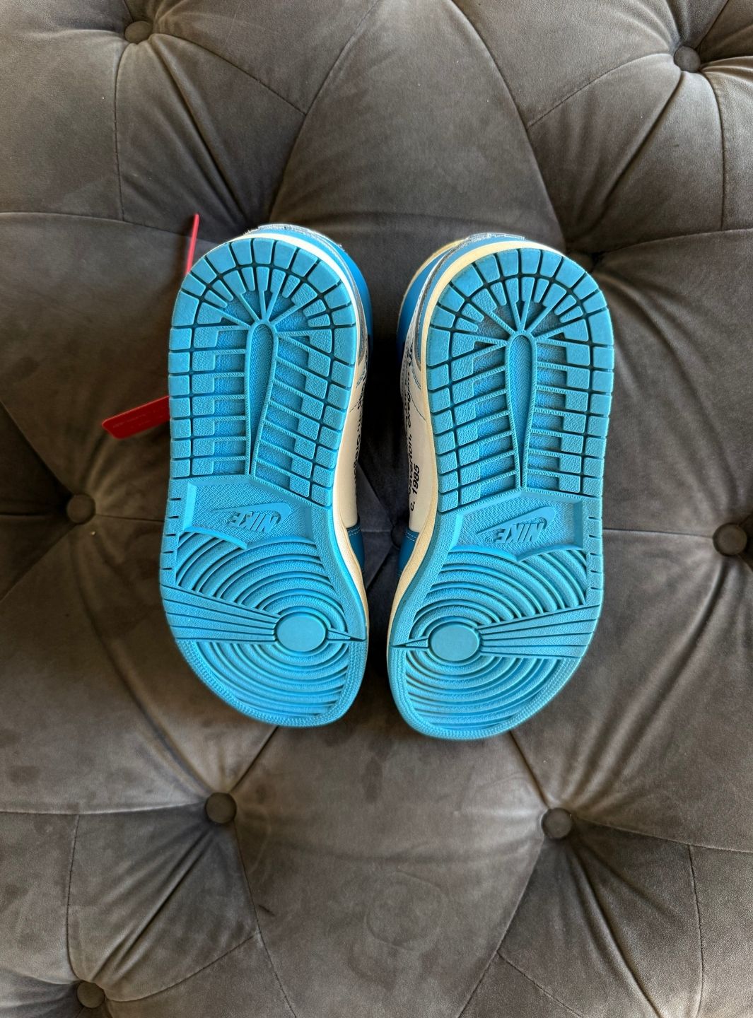 Air Jordan 1 Retro High Off-White University Blue - Sneakers Usate | ResellZone