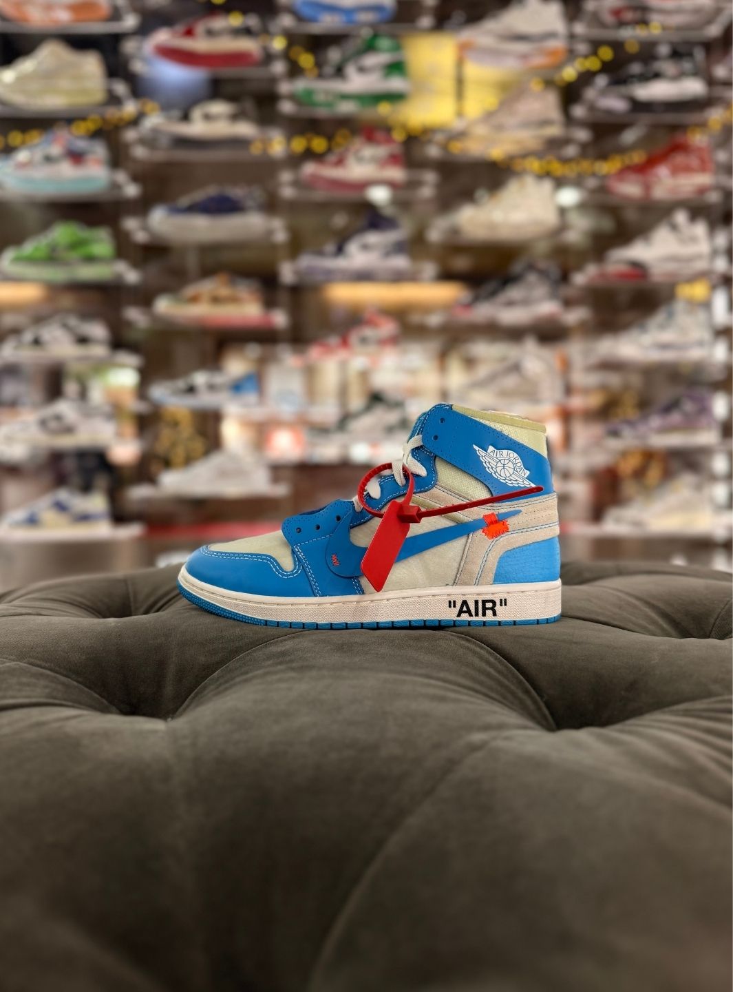 Air Jordan 1 Retro High Off-White University Blue - Sneakers Usate | ResellZone