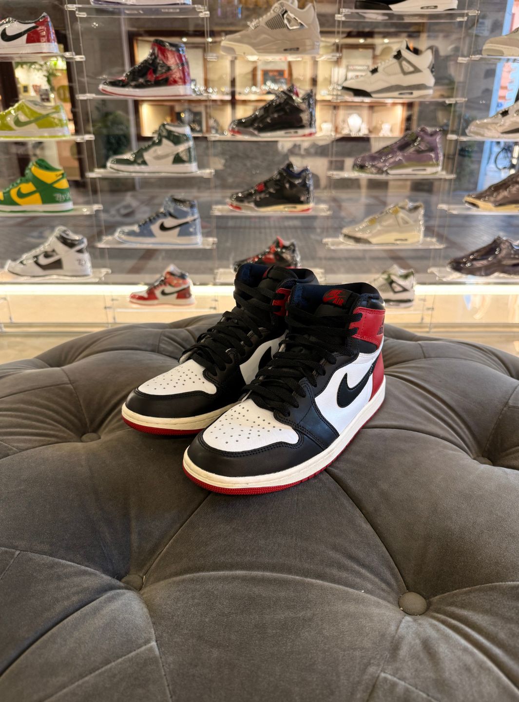 Air Jordan 1 Retro High OG Black Toe Reimagined - Sneakers Usate | ResellZone