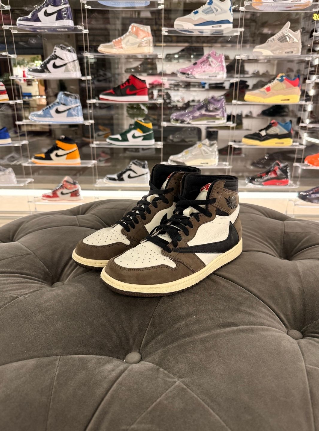 Air Jordan 1 Retro High OG SP Travis Scott Mocha - Sneakers Usate | ResellZone