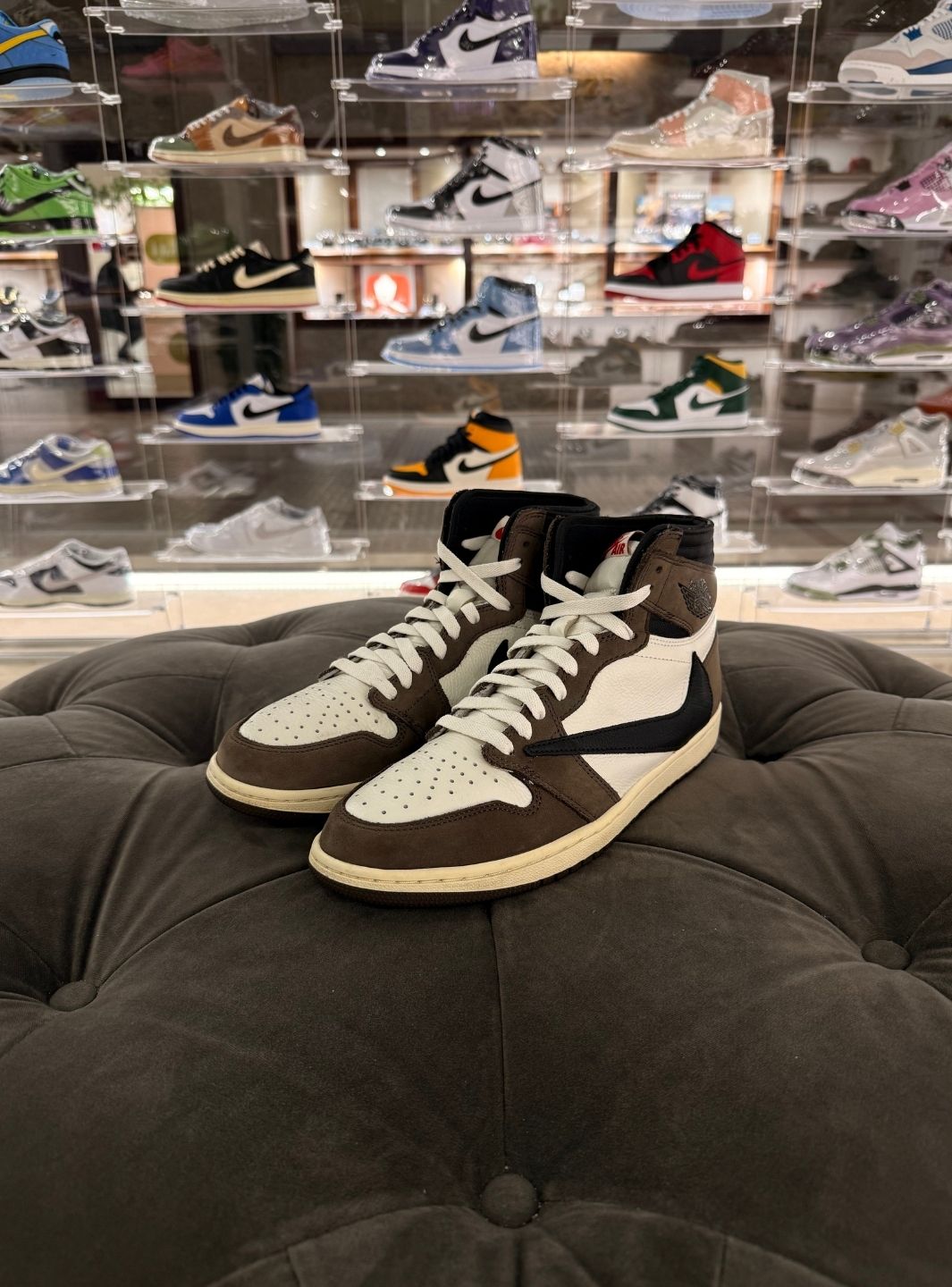 Air Jordan 1 Retro High OG SP Travis Scott Mocha - Sneakers Usate | ResellZone