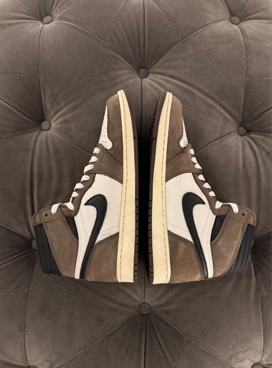 Air Jordan 1 Retro High OG SP Travis Scott Mocha - Sneakers Usate | ResellZone