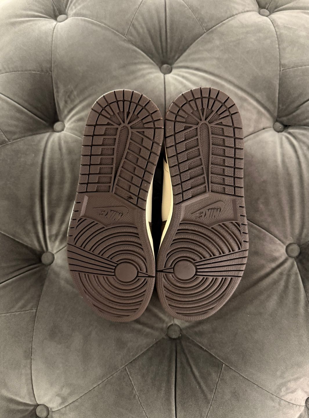 Air Jordan 1 Retro High OG SP Travis Scott Mocha - Sneakers Usate | ResellZone