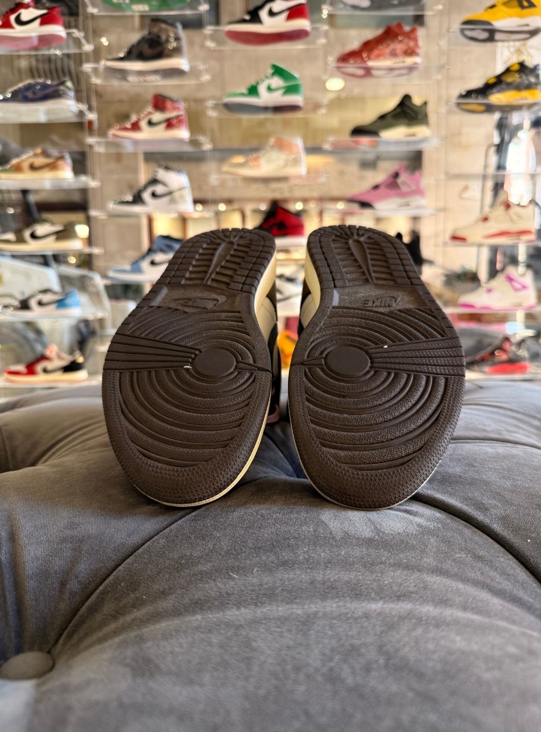 Air Jordan 1 Retro High OG SP Travis Scott Mocha - Sneakers Usate | ResellZone