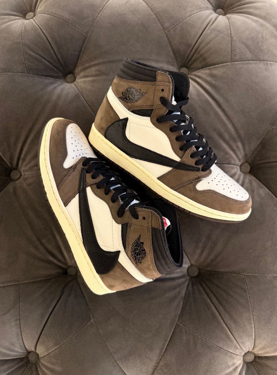 Air Jordan 1 Retro High OG SP Travis Scott Mocha - Sneakers Usate | ResellZone