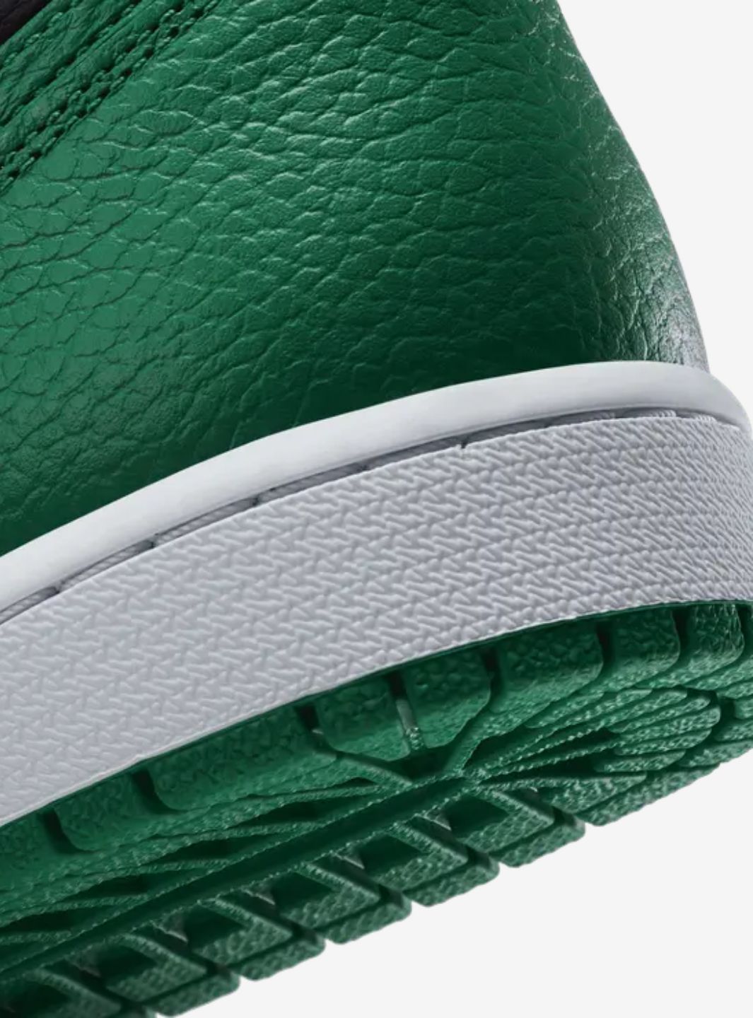 Air Jordan 1 Retro High Pine Green Black - 555088-030 | ResellZone