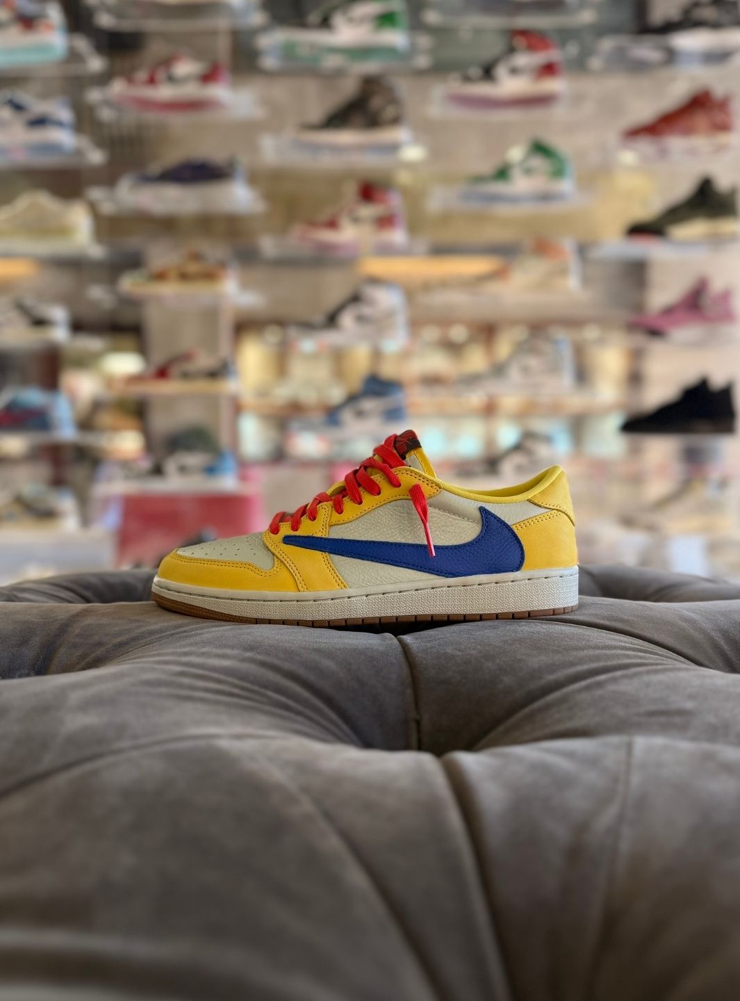 Air Jordan 1 Retro Low OG SP Travis Scott Canary - Sneakers Usate | ResellZone