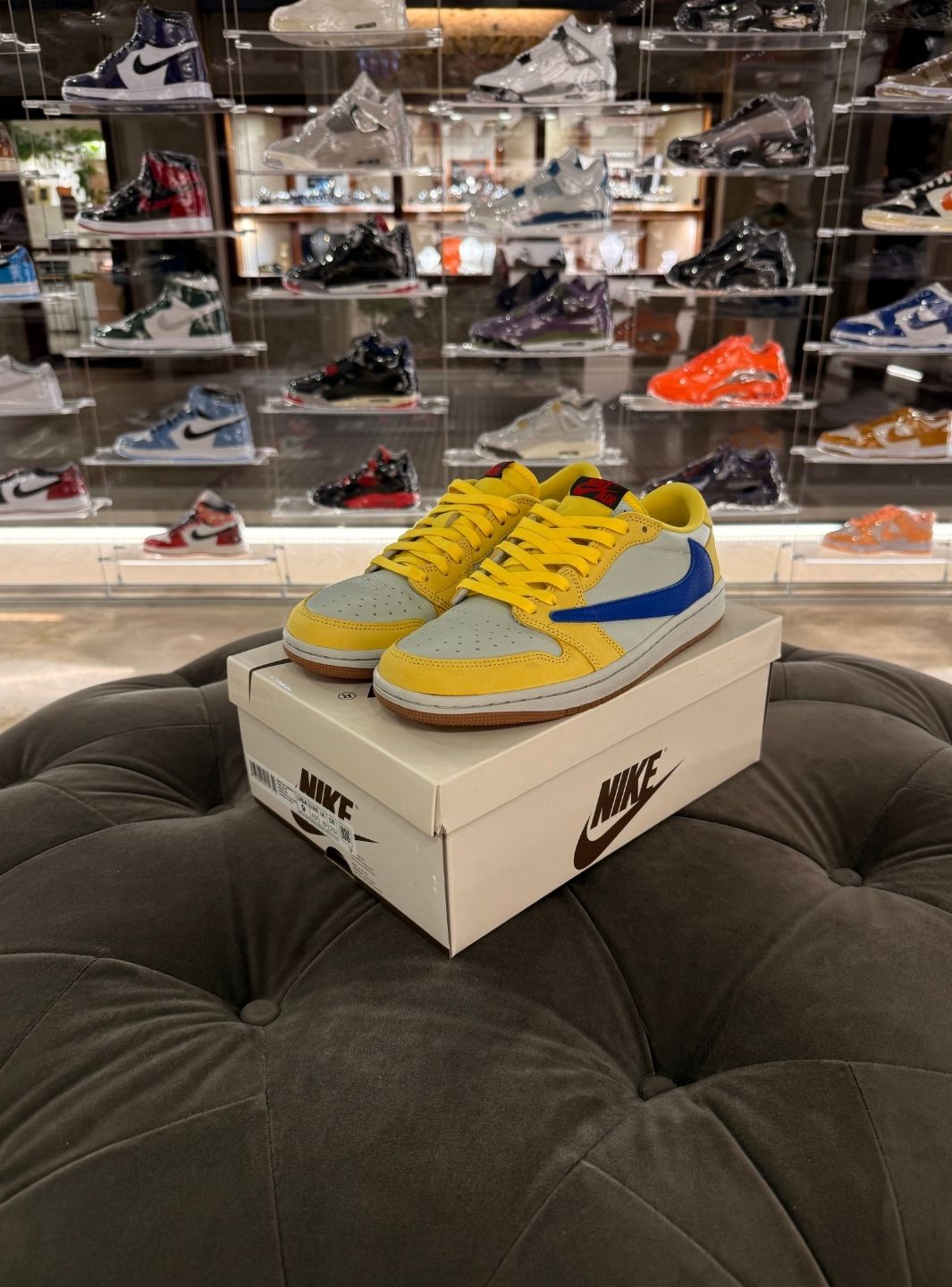 Air Jordan 1 Retro Low OG SP Travis Scott Canary - Sneakers Usate | ResellZone