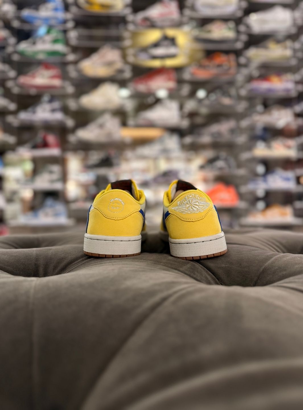 Air Jordan 1 Retro Low OG SP Travis Scott Canary - Sneakers Usate | ResellZone