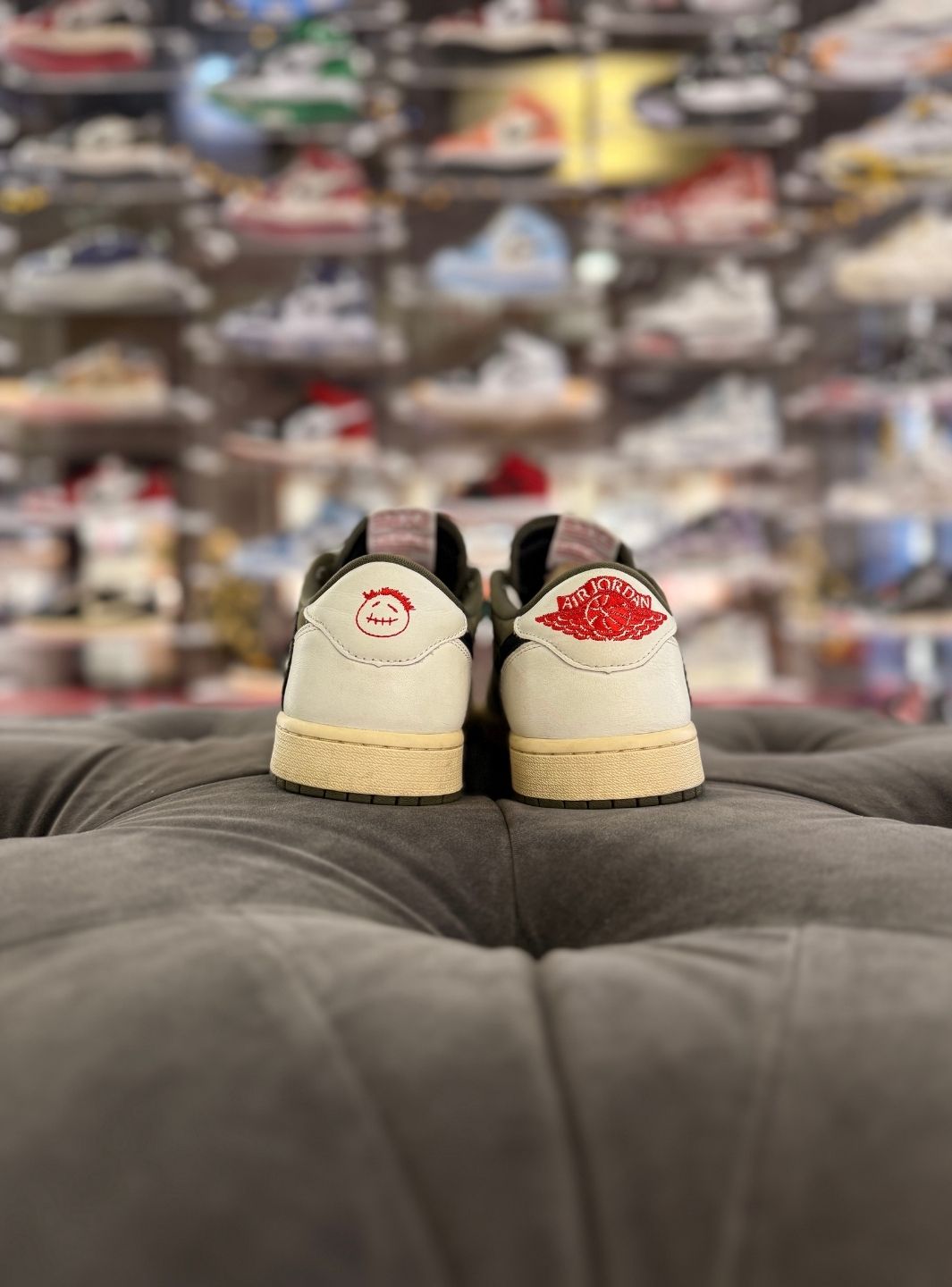 Air Jordan 1 Retro Low OG SP Travis Scott Medium Olive - Sneakers Usate | ResellZone