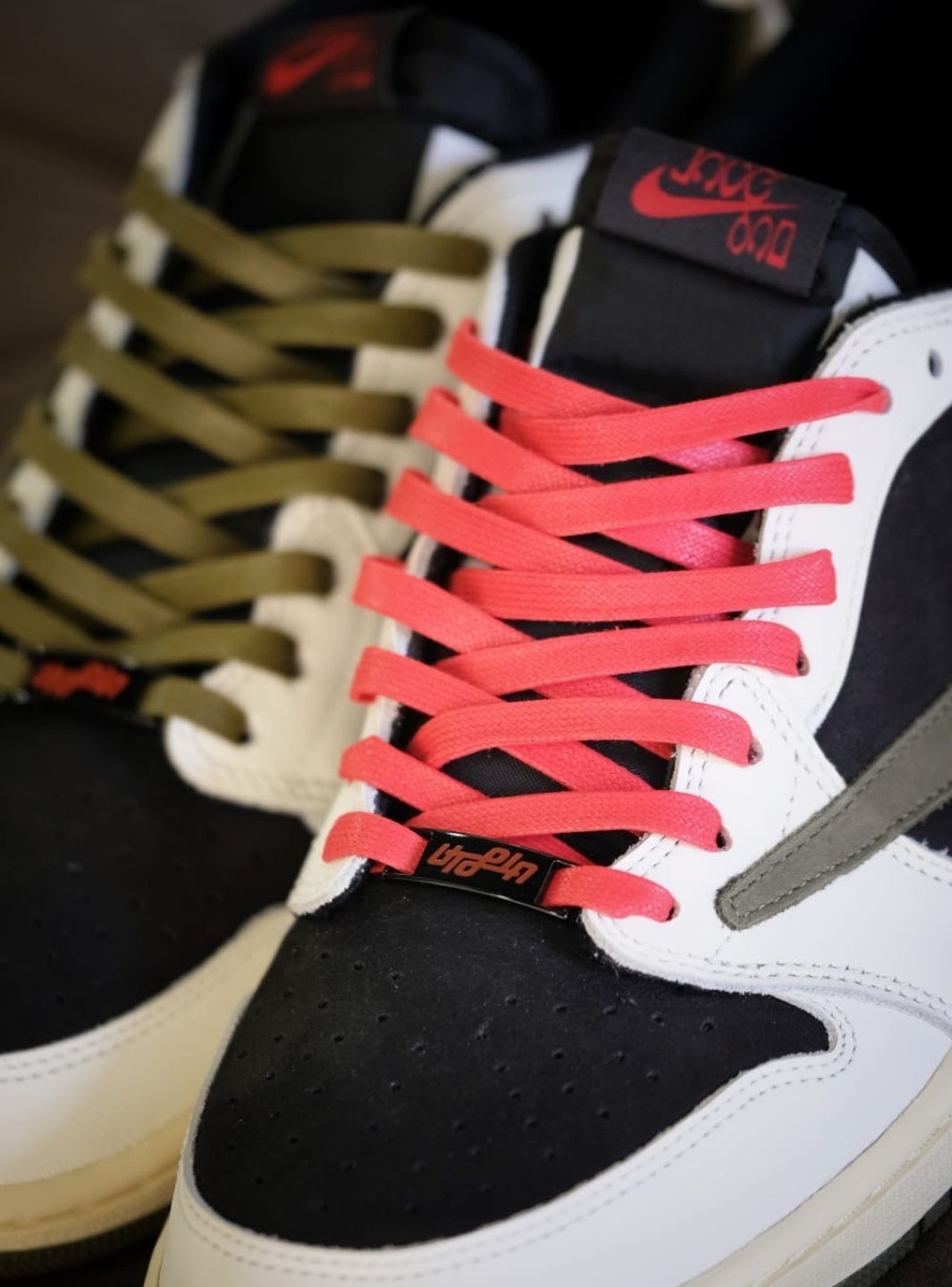 Air Jordan 1 Retro Low OG SP Travis Scott Olive (Friends and Family) - WMJDLS-452/DZ4137-106 (F&F) | ResellZone