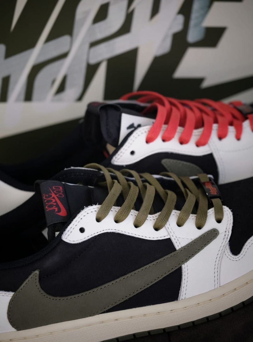 Air Jordan 1 Retro Low OG SP Travis Scott Olive (Friends and Family) - WMJDLS-452/DZ4137-106 (F&F) | ResellZone