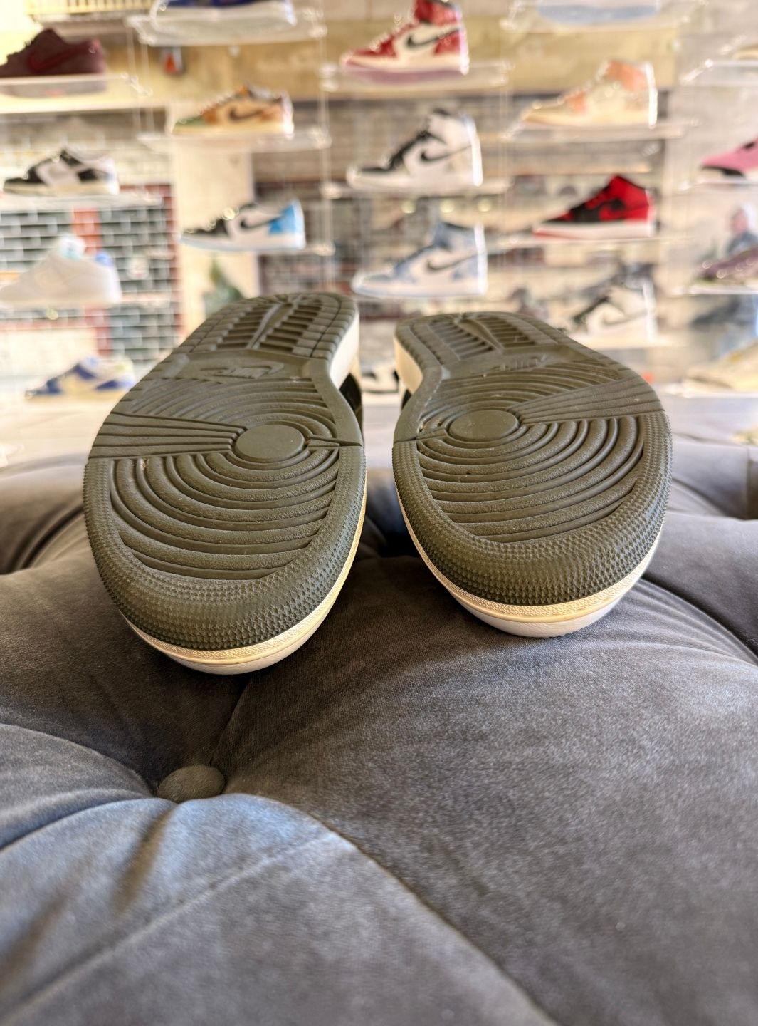 Air Jordan 1 Retro Low OG SP Travis Scott Olive - Sneakers Usate | ResellZone