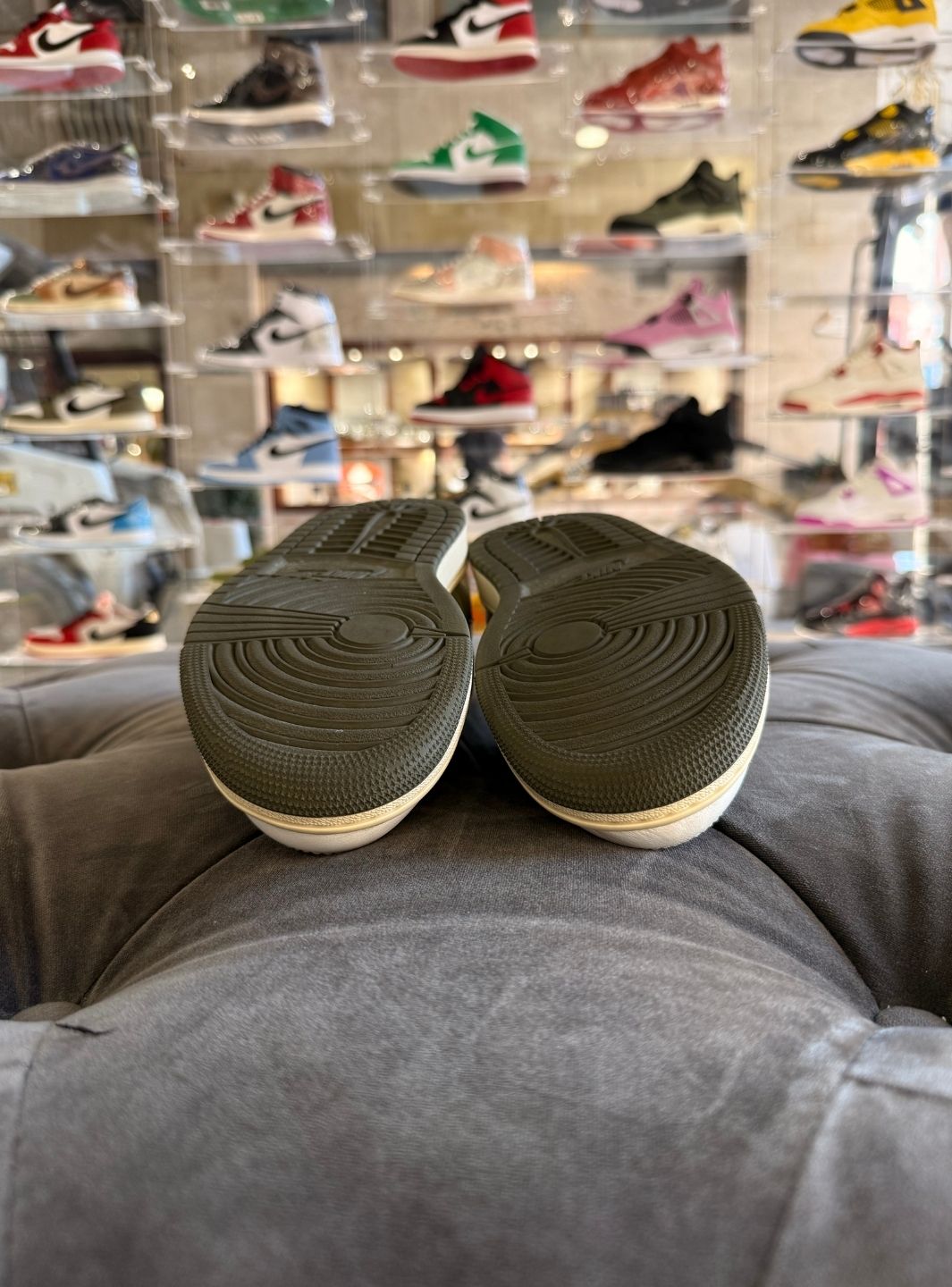 Air Jordan 1 Retro Low OG SP Travis Scott Reverse Olive - Sneakers Usate | ResellZone